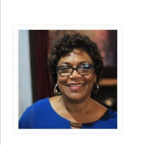 Meet your Posher, Carlotta